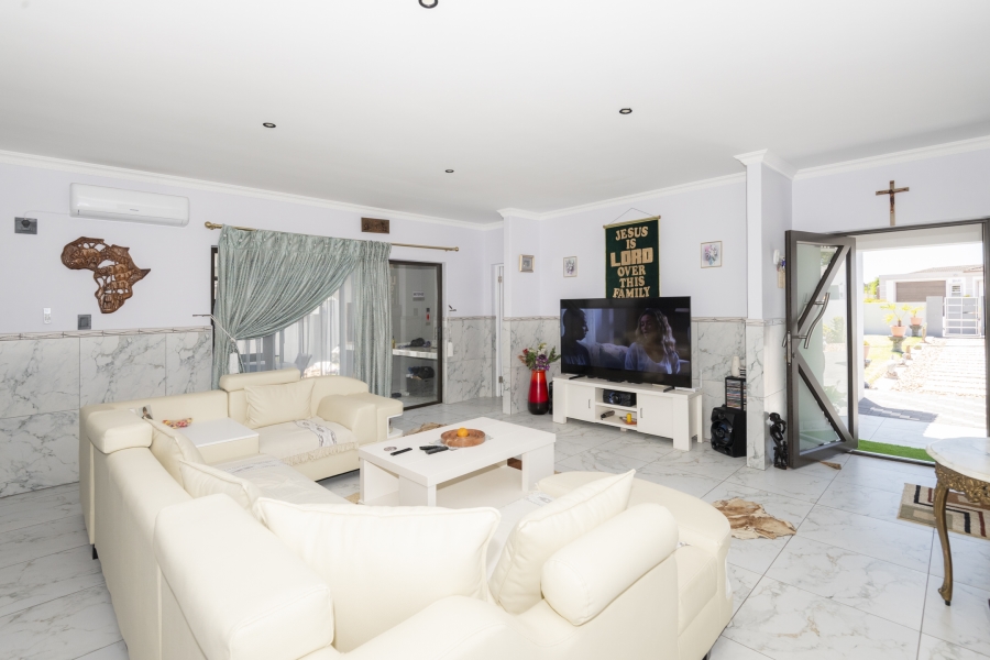 3 Bedroom Property for Sale in Country Club Western Cape